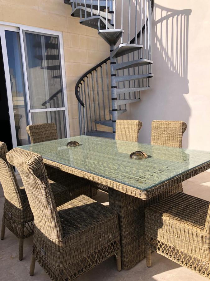 Holiday Townhouse In Sliema Centre Exterior photo